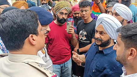 दिल्ली थप्पड़ कांड पर गरमाई सियासत, भाजपा नेताओं ने 'आप' कार्यकर्ता को लेकर किए कई दावे