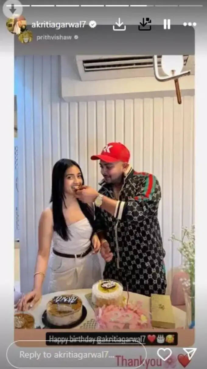 पृथ्वी शॉ की नई गर्लफ्रेंड कौन? खुबसूरती और फॉलोअर्स पुरानी से 10 गुना, फिल्म में करने वाली है डेब्यू