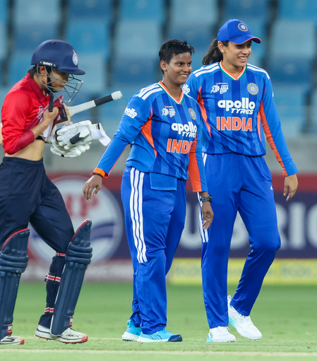 विमेंस एशिया कप: 7 गेंदों में 0 रन और 3 विकेट, दीप्ति की धमाकेदार गेंदबाजी, भारत ने थाईलैंड को 94 रन से रौंदा