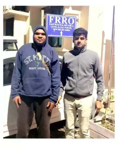 दिल्ली: द्वारका पुलिस ने अवैध रूप से रह रहे 361 विदेशी नागरिकों को डिटेंशन सेंटर भेजा