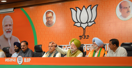 पद्मश्री एचएस फूलका भाजपा में शामिल, हरदीप सिंह पुरी बोले- 1984 सिख नरसंहार ‘दंगा नहीं, सुनियोजित हत्या’