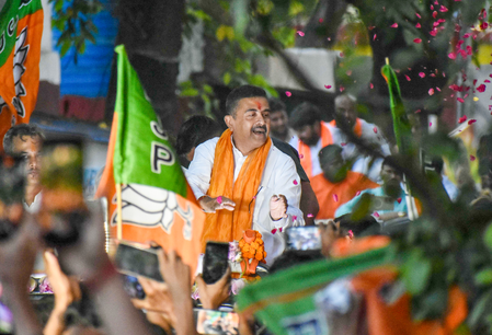 पश्चिम बंगाल सरकार ने स्कूलों में 'वंदे मातरम' अनिवार्य करने की अधिसूचना जारी की