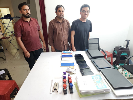 एसटीएफ का एक्शन: चीनी नागरिक समेत तीन गिरफ्तार, शेल कंपनियों के जरिए हवाला और मनी लॉन्ड्रिंग का खुलासा