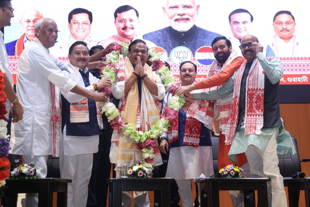 असम : हिमंता सरमा को विधायक दल का नेता चुने जाने पर भाजपा शासित राज्यों के मुख्यमंत्रियों ने दी बधाई