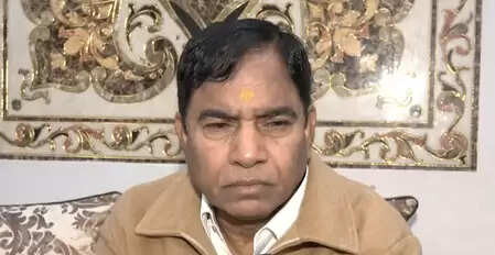 मणिकर्णिका घाट मंदिर विवाद: अखिलेश यादव के आरोपों पर भाजपा सांसदों ने दी तीखी प्रतिक्रिया