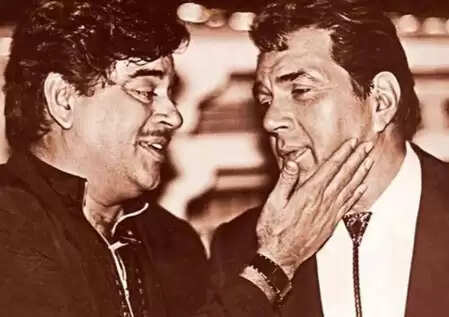 धर्मेंद्र को याद कर भावुक हुए शत्रुघ्न सिन्हा, बोले, वो हमारे दिलों में हमेशा जिंदा रहेंगे