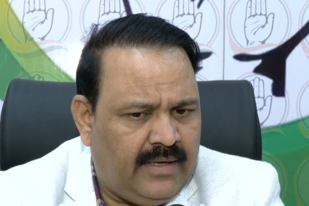 देश के अधिकतर मंदिरों में दलितों के प्रवेश पर प्रतिबंध है, इसे कब ठीक करेंगे: मनोज कुमार