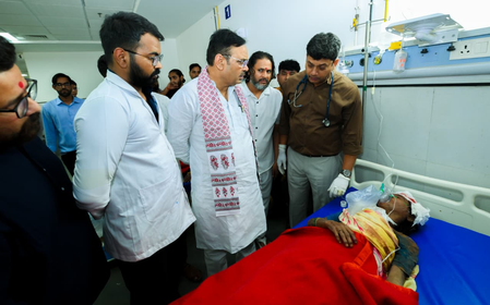 राजस्थान के भरतपुर में दीवार गिरने से एक महिला की मौत, सीएम ने किया अस्पताल का दौरा