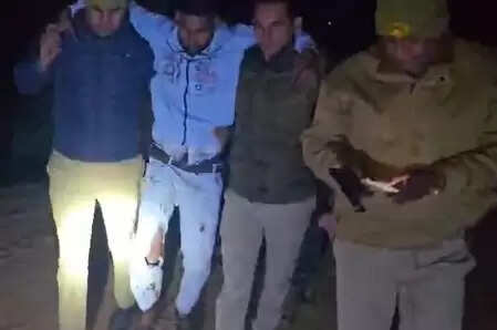 इटावा: चॉकलेट का लालच देकर 7 वर्षीय बच्ची से दुष्कर्म, मुठभेड़ के बाद आरोपी गिरफ्तार