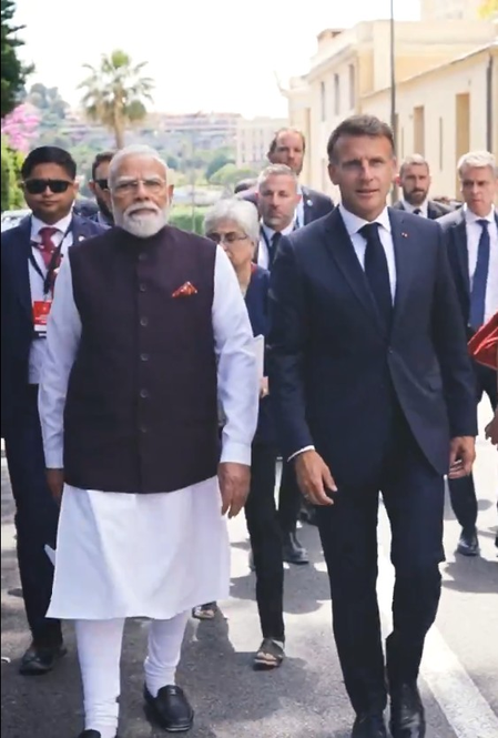 मैक्रों ने पीएम मोदी संग ‘आरी-आरी’ गाने पर शेयर किया वीडियो, सोशल मीडिया पर वायरल