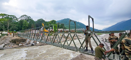 जम्मू-कश्मीर: बीआरओ ने मचैल से संपर्क बहाल करने के लिए बेली पुल का निर्माण किया