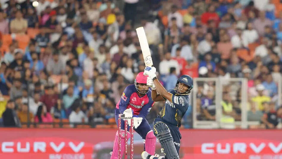 GT vs RR: राजस्थान-गुजरात मैच के टिकटों की खुलेआम हो रही कालाबाजारी, 4-5 हजार में बिक रहा मैच का टिकट, 2 गिरफ्तार