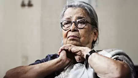 महाश्वेता देवी: आदिवासियों और दलितों की आवाज, जिन्होंने अपनी कलम से समाज को दिखाया आईना