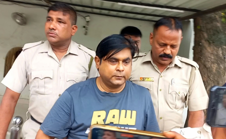बंगाल पुलिस ने रंगदारी के मामले में तृणमूल नेता इफ्तिखार अहमद को किया गिरफ्तार