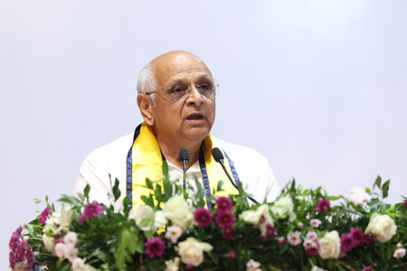 डिग्री सिर्फ करियर बनाने के लिए नहीं, बल्कि राष्ट्र निर्माण में योगदान का अवसर भी है: गुजरात सीएम