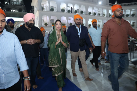 यामी गौतम ने 'नई नवेली' की रिलीज से पहले पटना साहिब गुरुद्वारे में लिया आशीर्वाद