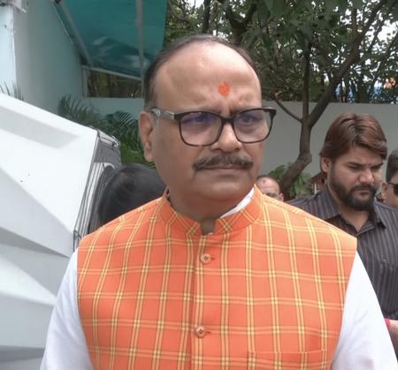 विपक्ष हार के बाद चुनाव प्रक्रिया पर उठाता है सवाल, ये इनकी पुरानी आदत: ब्रजेश पाठक