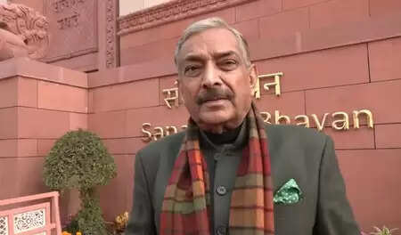 पृथ्वीराज चव्हाण के बयान पर राजनीतिक घमासान, प्रमोद तिवारी बोले- इंदिरा गांधी के नेतृत्व में बदला था विश्व का नक्शा