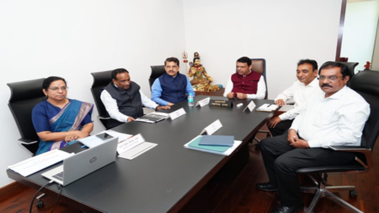 एमपीएससी की कंप्यूटर आधारित परीक्षाएं अगस्त 2027 तक टालीं : सीएम फडणवीस