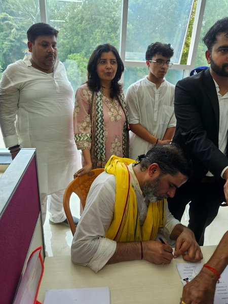 बांकीपुर उपचुनाव: प्रशांत किशोर ने भरा नामांकन, बोले- यह मेरा नहीं, बिहार के बेहतर भविष्य का नॉमिनेशन