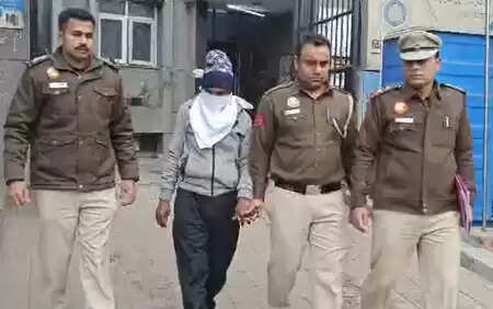 दिल्ली: नबी करीम थाना पुलिस की बड़ी कामयाबी, आजीवन कारावास की सजा पाए फरार दोषी को किया गिरफ्तार