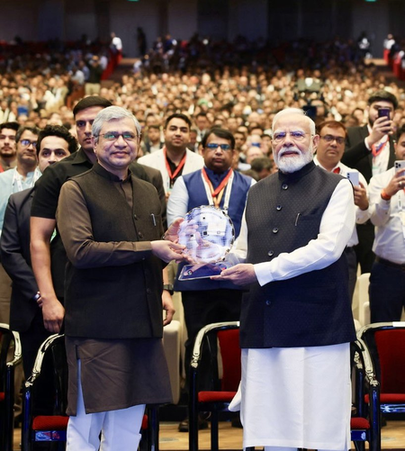 सेमीकॉन 2.0 के तहत 11-12 अरब डॉलर के निवेश प्रस्ताव मिले, देश में सेमीकंडक्टर इकोसिस्टम को मिलेगा बढ़ावा: अश्विनी वैष्णव