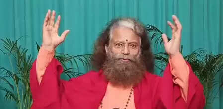 स्वामी चिदानंद सरस्वती ने प्रधानमंत्री मोदी की तारीफ की, बोले- गुजरात के बाद भारत भी मॉडल बन रहा