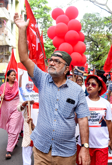 पूर्व सीपीआई (एम) सांसद के घर पर हमले के सिलसिले में एक व्यक्ति गिरफ्तार, जवाबी शिकायतें भी दर्ज