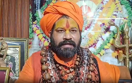 निषाद समुदाय पर टिप्पणी को लेकर महंत राजू दास ने दी सफाई, बोले-जातिगत रंग देने की कोशिश