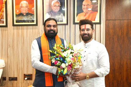 केंद्रीय मंत्री चिराग पासवान ने सम्राट चौधरी से की मुलाकात, बोले-बिहार को आगे ले जाएंगे