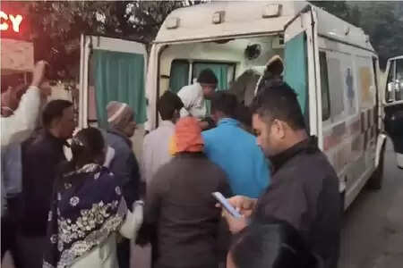 रांची में अपराधियों ने दुकानदार पर बरसाईं गोलियां, स्थिति गंभीर