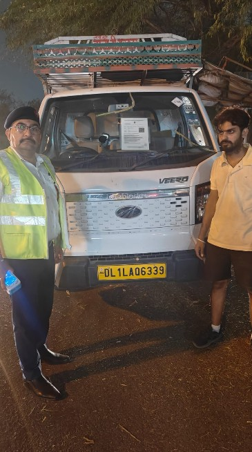 दिल्ली में ट्रैफिक पुलिस की बड़ी कार्रवाई, जाली परमिट और छेड़छाड़ वाले वाहन पकड़े, तीन एफआईआर दर्ज