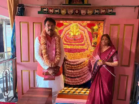 बिहार भाजपा अध्यक्ष संजय सरावगी ने श्याम बाबा मंदिर में की खाटू नरेश की पूजा-अर्चना