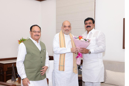 अमित शाह और जेपी नड्डा से मिले जमा खान, भभुआ रोड स्टेशन पर राजधानी एक्सप्रेस के ठहराव की उठाई मांग