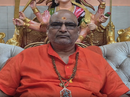 दिल्ली में कब है होलिका दहन? कालकाजी पीठाधीश्वर ने बताया शुभ मुहूर्त