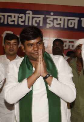 देश का चुनाव आयोग अब 'भाजपा आयोग' बन चुका है: मुकेश सहनी