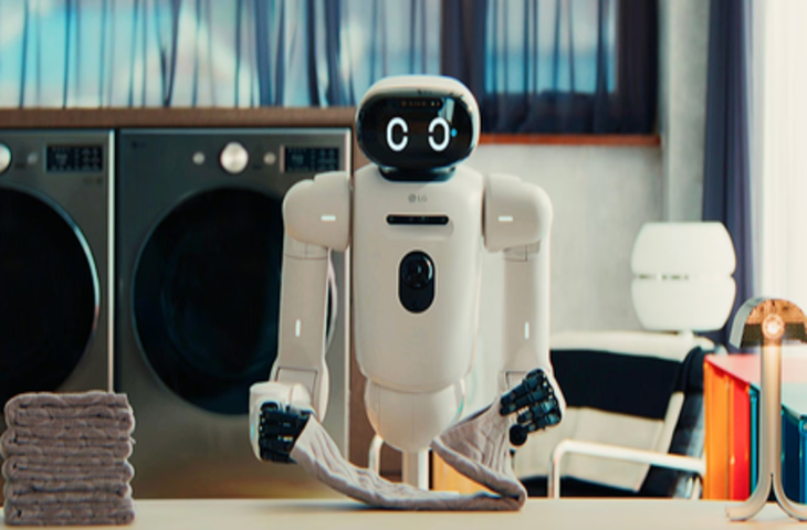 सीईएस 2026: एलजी ने पेश किया नया होम रोबोट 'क्लोइड', घरेलू कामों में करेगा मदद