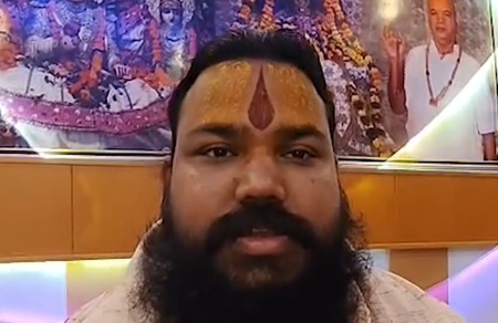 साधु-संतों ने कहा, पाकिस्तानी क्रिकेट टीम पर आजीवन प्रतिबंध लगाए आईसीसी