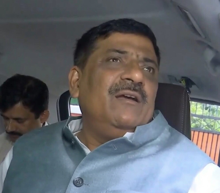नीट परीक्षा व्यवस्था में हो सकती हैं कमियां, सरकार ने तुरंत कराई दोबारा परीक्षा: संजय कुमार झा