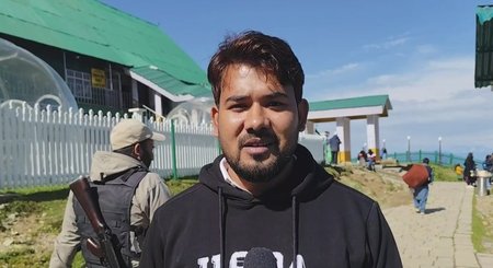कश्मीर में रौनक बरकरार, बड़ी संख्या में पहुंच रहे पर्यटक, खूबसूरती और मेहमाननवाजी की कर रहे तारीफ