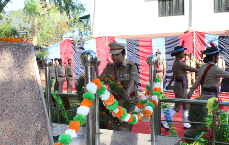 उत्तरकाशी: पुलिस स्मृति दिवस पर शहीद जवानों को श्रद्धांजलि, परिजनों को किया गया सम्मानित