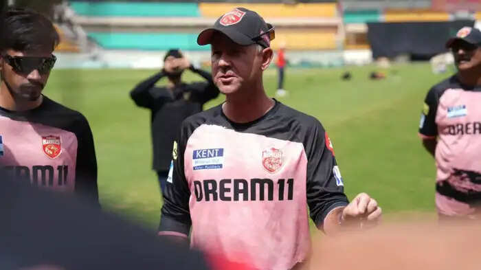 'ऐसा होता है मास्टर' भरने वाले थे ऑस्ट्रेलिया के लिए उडान, मिली ये खबर तो छोड दी फ्लाइट