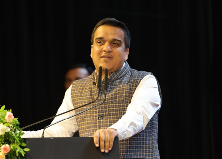 गुजरात के उपमुख्यमंत्री ने फूड डिलीवरी क्षेत्र से इलेक्ट्रिक वाहनों को अपनाने का आग्रह किया