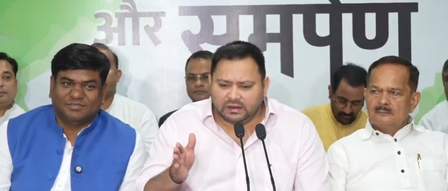 पटना में महागठबंधन की बैठक, तेजस्वी यादव का ऐलान- लोकतंत्र बचाने को लेकर चरणबद्ध आंदोलन