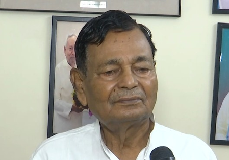 संसद सत्र के दौरान लंबे समय तक भूख हड़ताल करना सही तरीका नहीं, चर्चा से निकले समाधान: दिलेश्वर कामैत