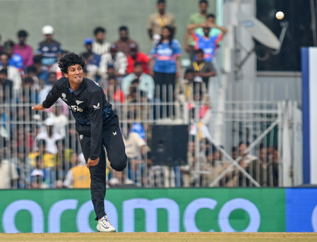 टी20 वर्ल्ड कप: सेंटनर के बाद रचिन का जलवा, न्यूजीलैंड की 61 रन से जीत, खिताबी रेस से बाहर श्रीलंका