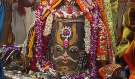 मस्तक पर श्री राम का नाम और वैष्णव तिलक, बाबा महाकाल की भव्य भस्म आरती