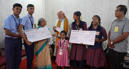 पीएम मोदी ने नागरकोइल में गिरिजा अम्मा से की मुलाकात , कहा- मेरा सौभाग्य...