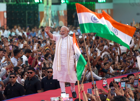 पीएम मोदी के 25 साल के सार्वजनिक जीवन पर भाजपा का आज से 'सेवा संकल्प अभियान'