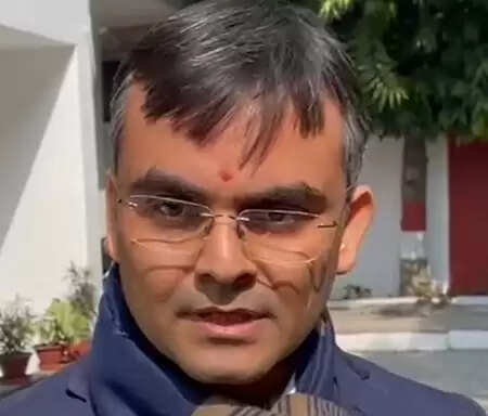 वाराणसी में मणिकर्णिका घाट पर व्यापक विकास कार्य, शवदाह अधिक सुव्यवस्थित होगी : डीएम